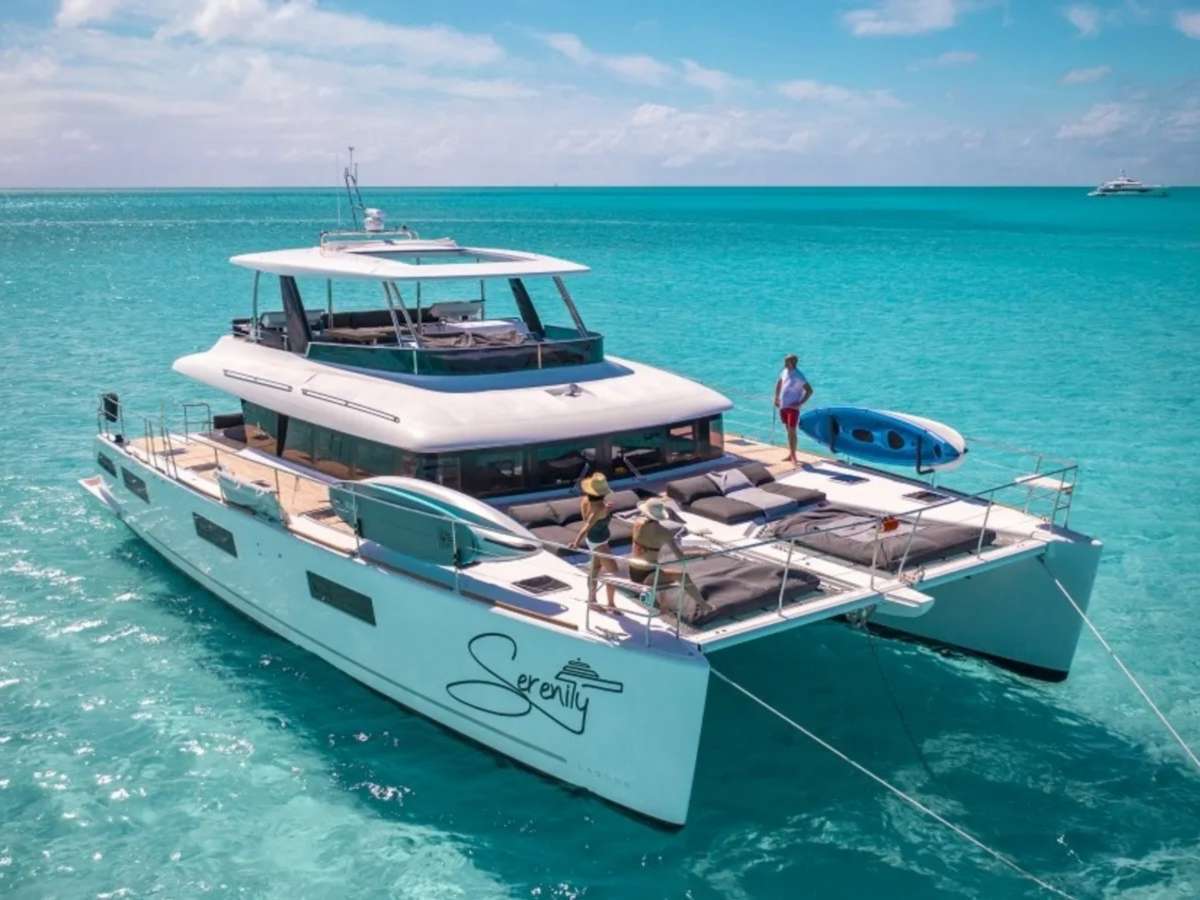 Yacht Charter Serenity | Ritzy Charters