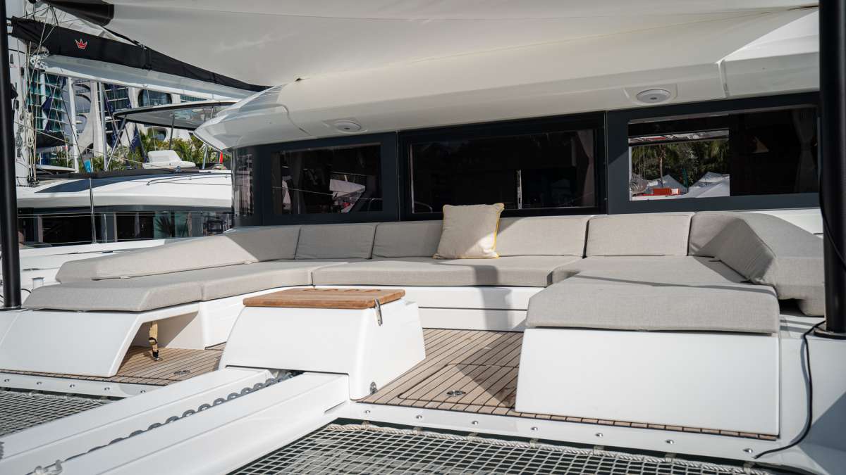 additional seating on the bow(courtesy of Lagoon)