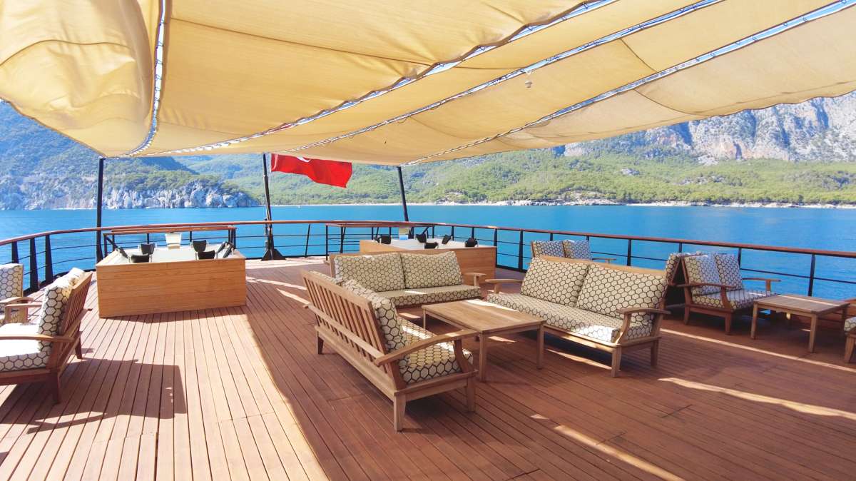 Yacht Pic 4