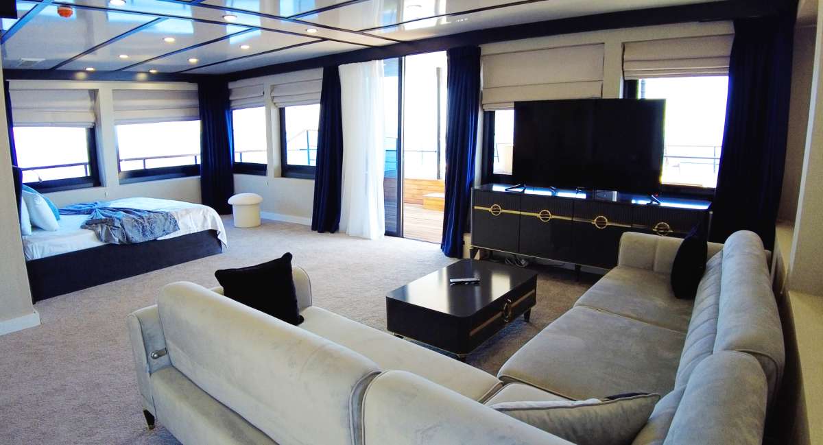 Yacht Pic 7