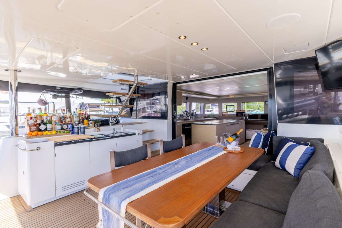 Mare Blu aft dining