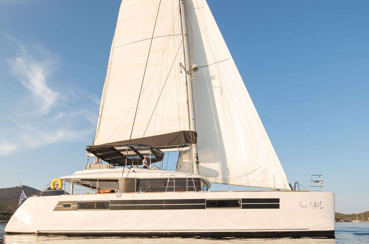 Yacht Charter FOR SAIL | Ritzy Charters