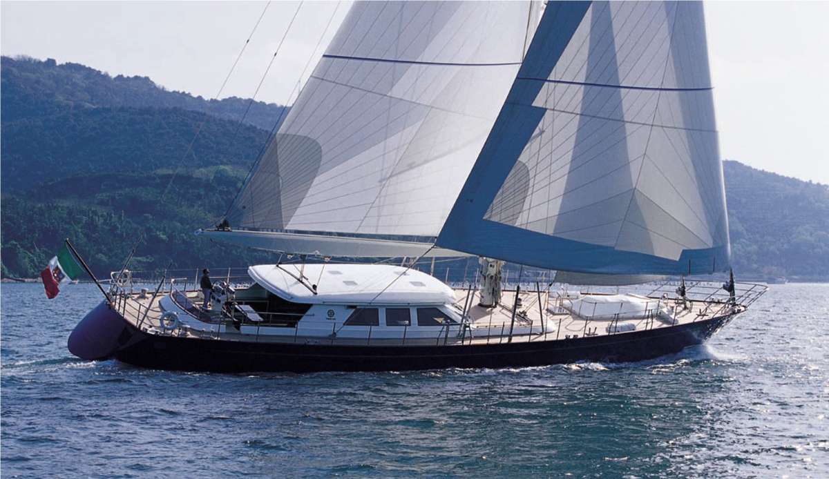 Yacht HERITAGE M