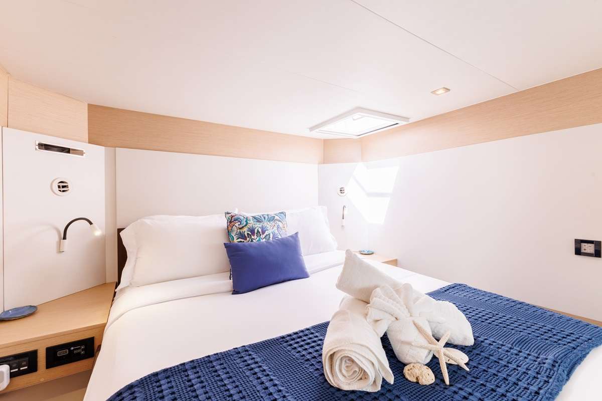 Starboard forward VIP Queen suite