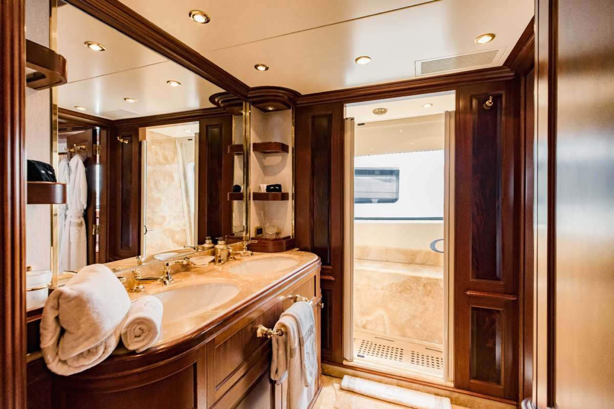 Ensuite bath