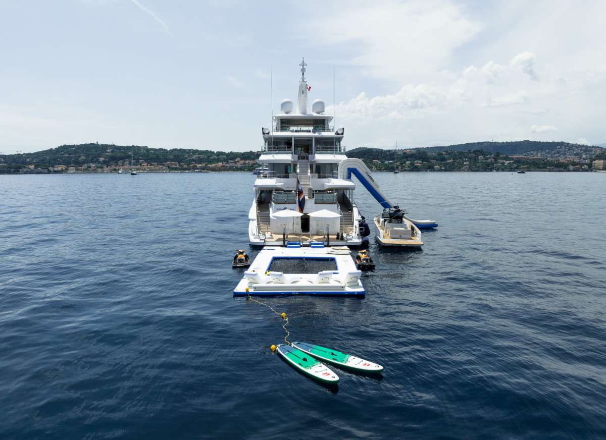 Yacht Pic 5