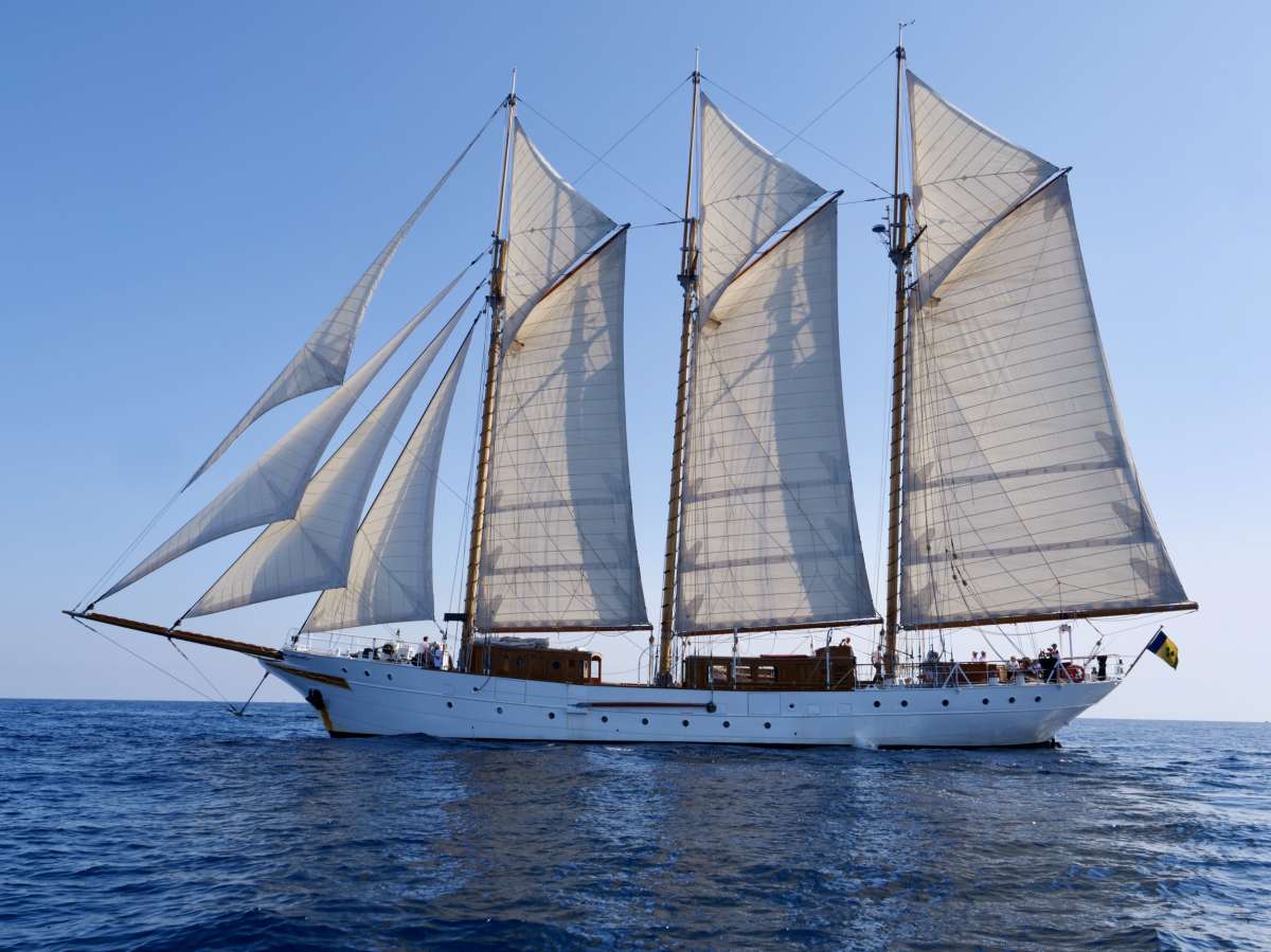 Yacht Trinakria