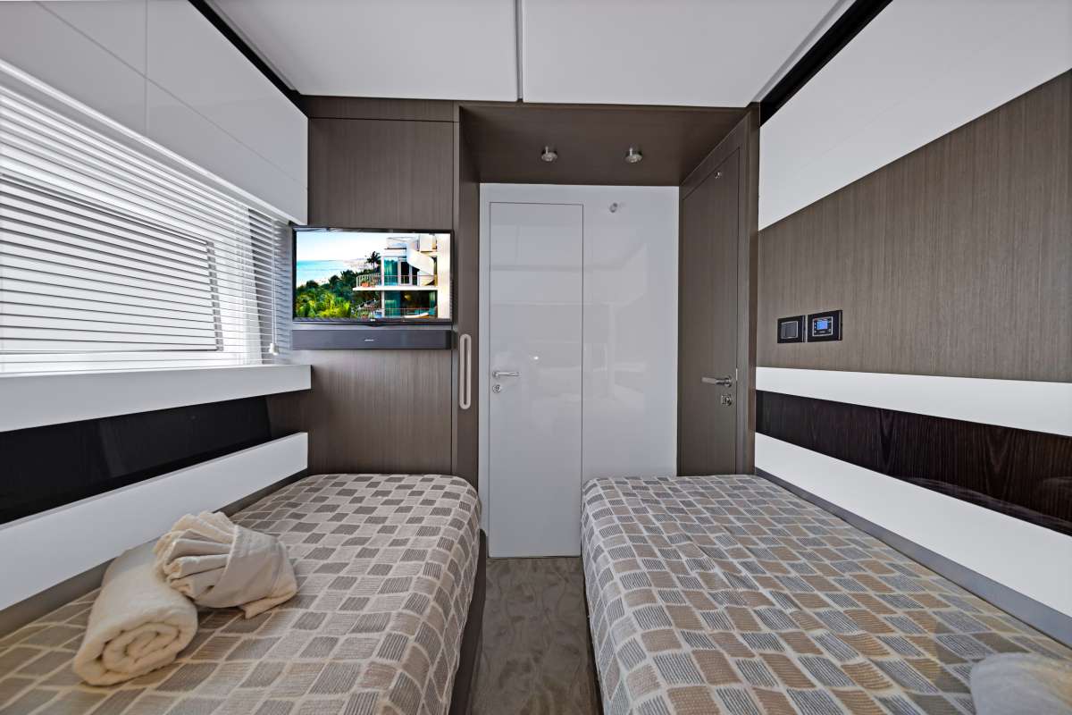 Yacht Pic 9