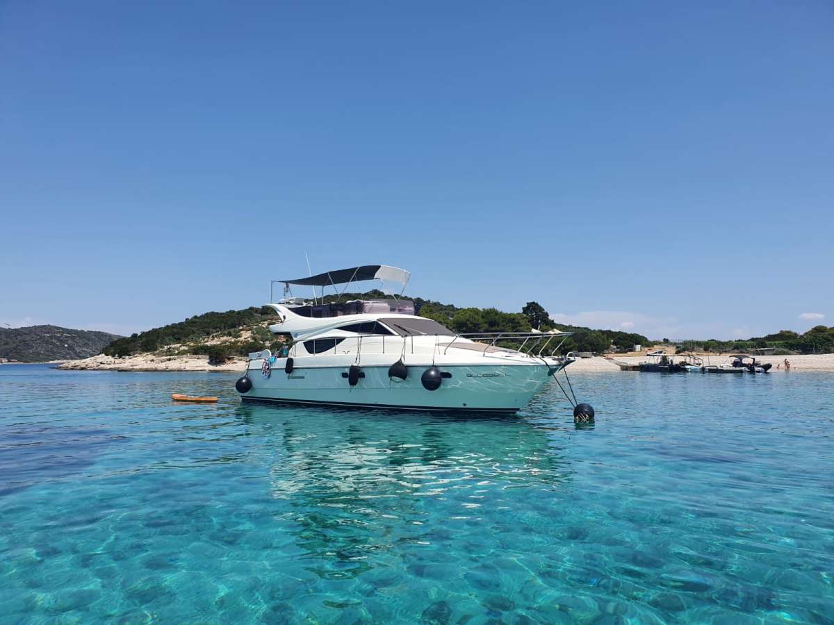 Ferretti 460
