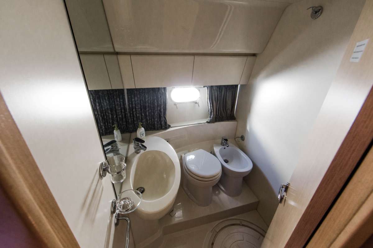Ferretti 460