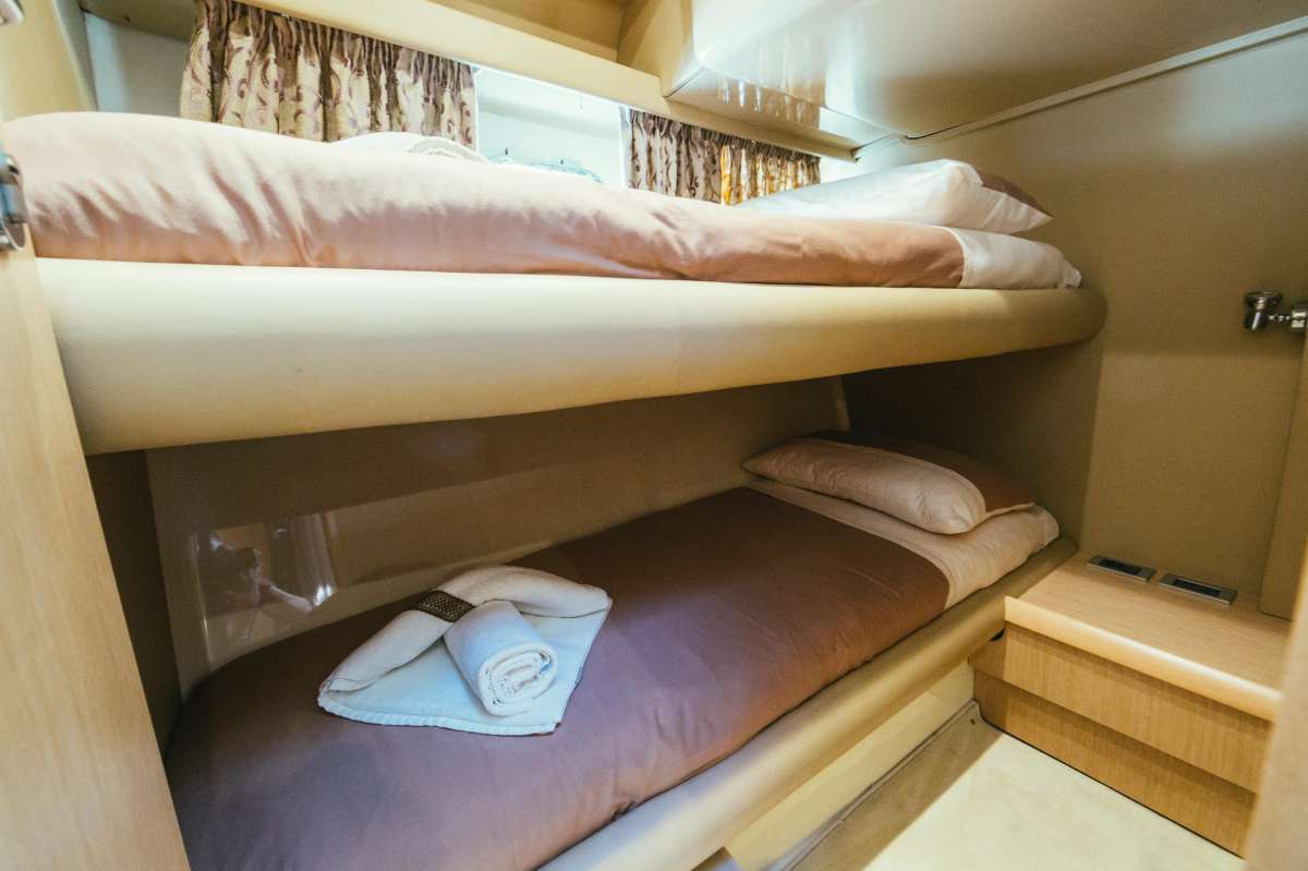 Ferretti 460