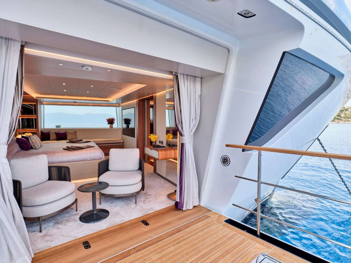 Yacht Pic 9