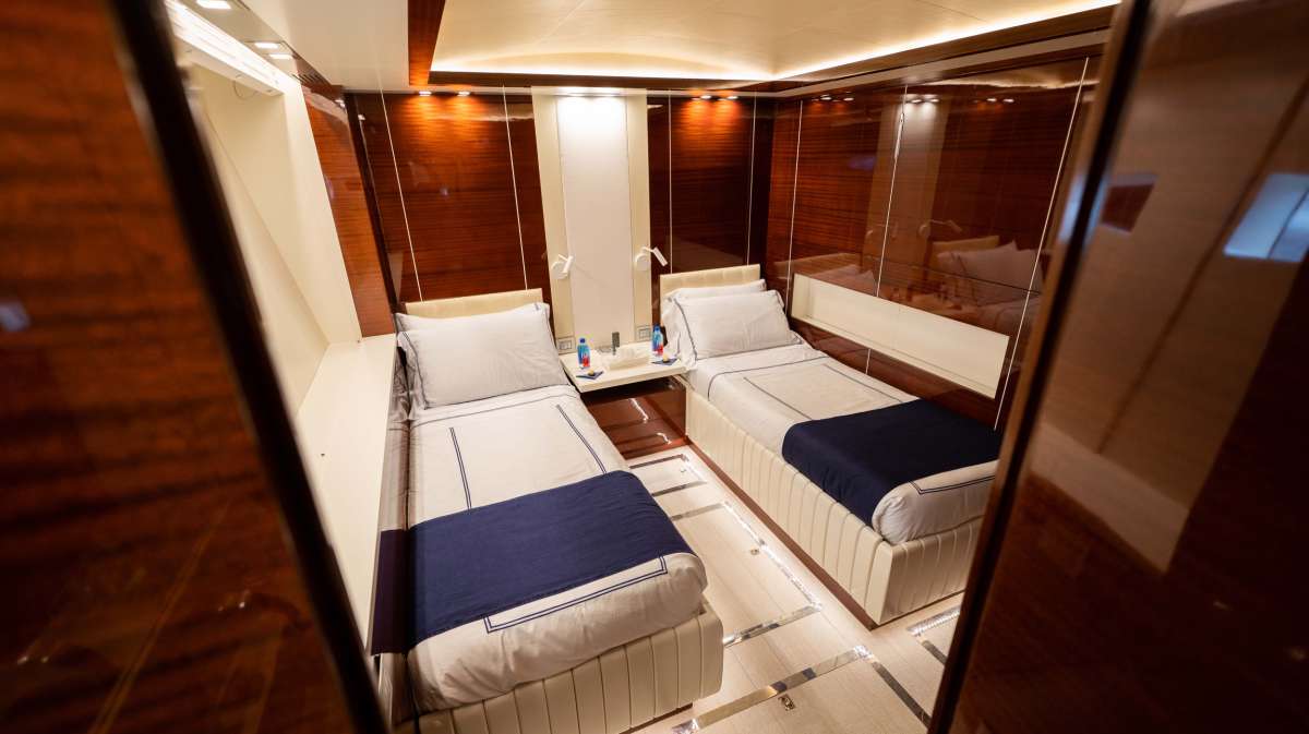 Yacht Pic 9