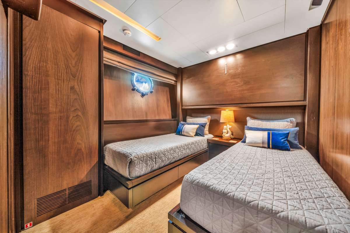 Yacht Pic 9