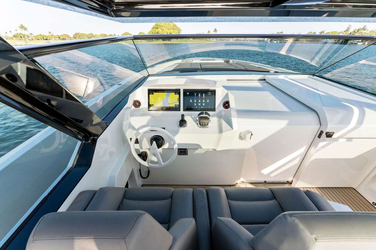 Yacht Pic 4