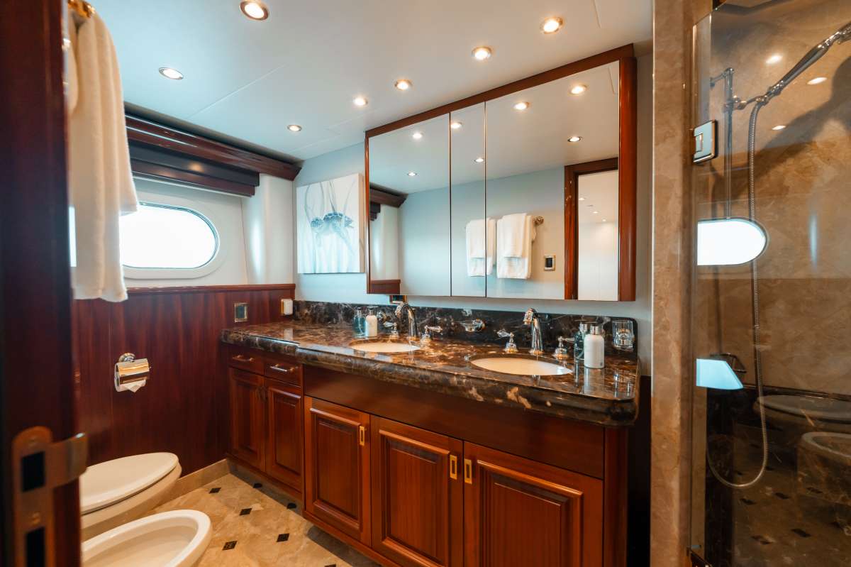 Yacht Pic 9