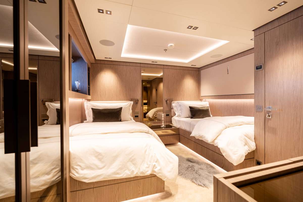 Yacht Pic 9