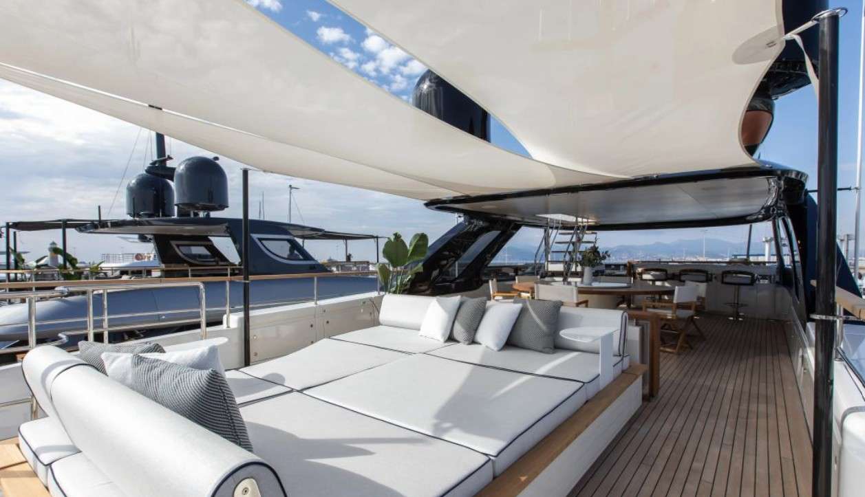 Alluria - Sun Deck