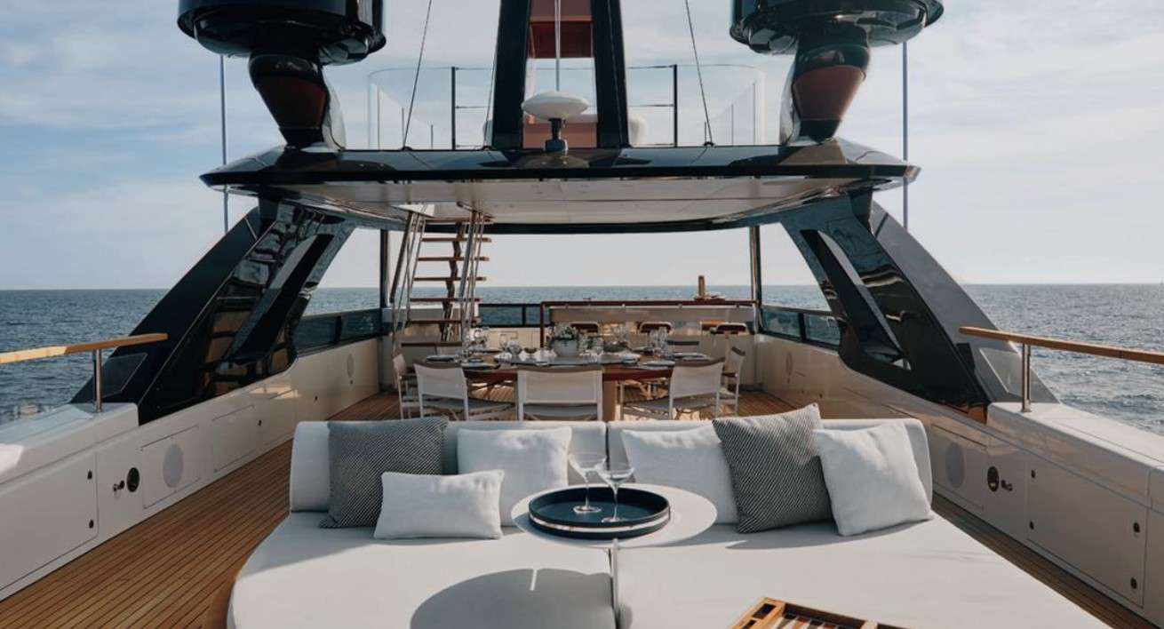 ALLURIA - Sun Deck