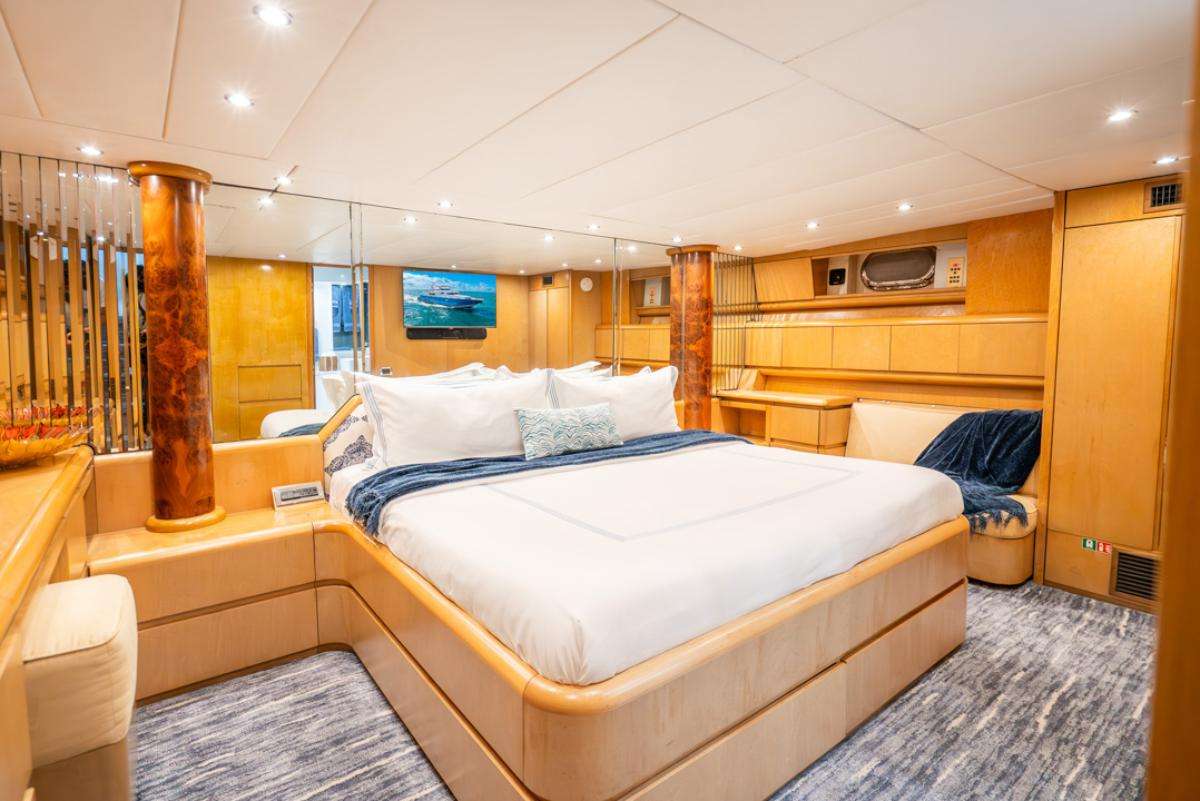 King Primary Stateroom