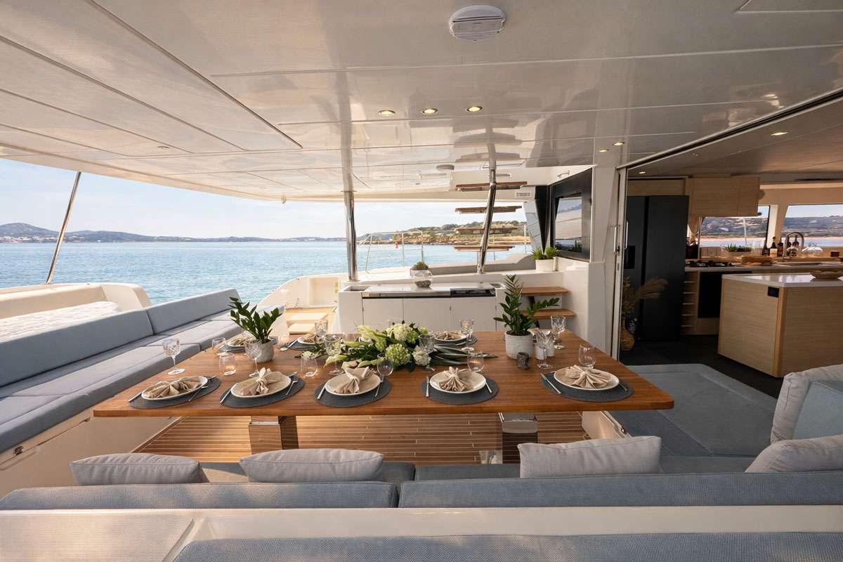 Royal-Destiny-cockpit-table