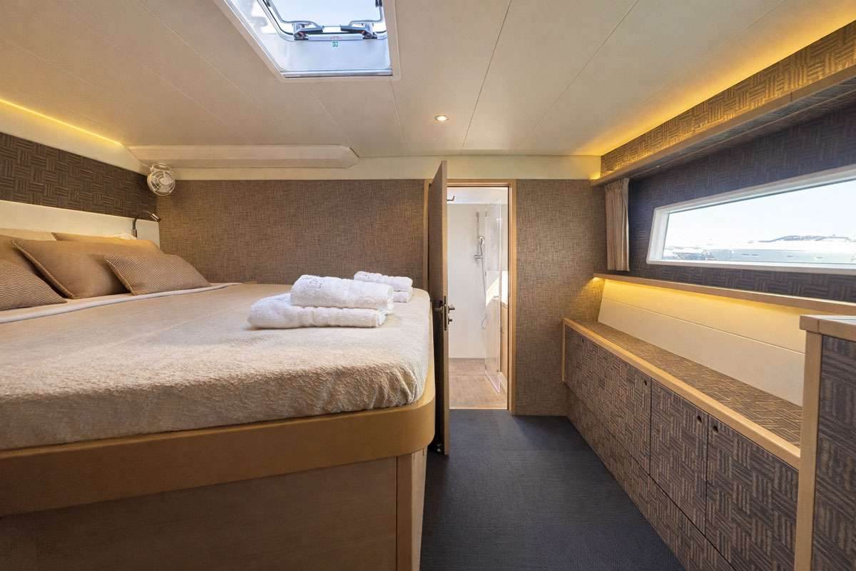 Royal-Destiny-fwd-stbd