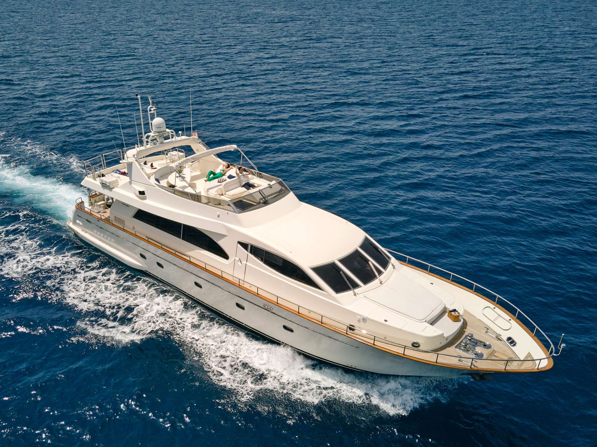 ESTIA POSEIDON, un Motor Yacht de 85 pies, disponible para charter de lujo con tripulación