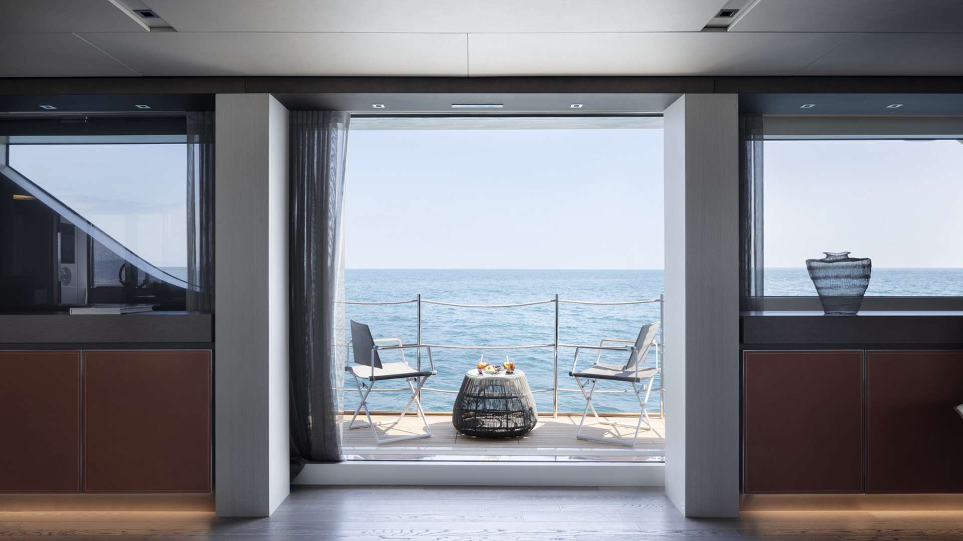 Main Salon Open Air Balcony