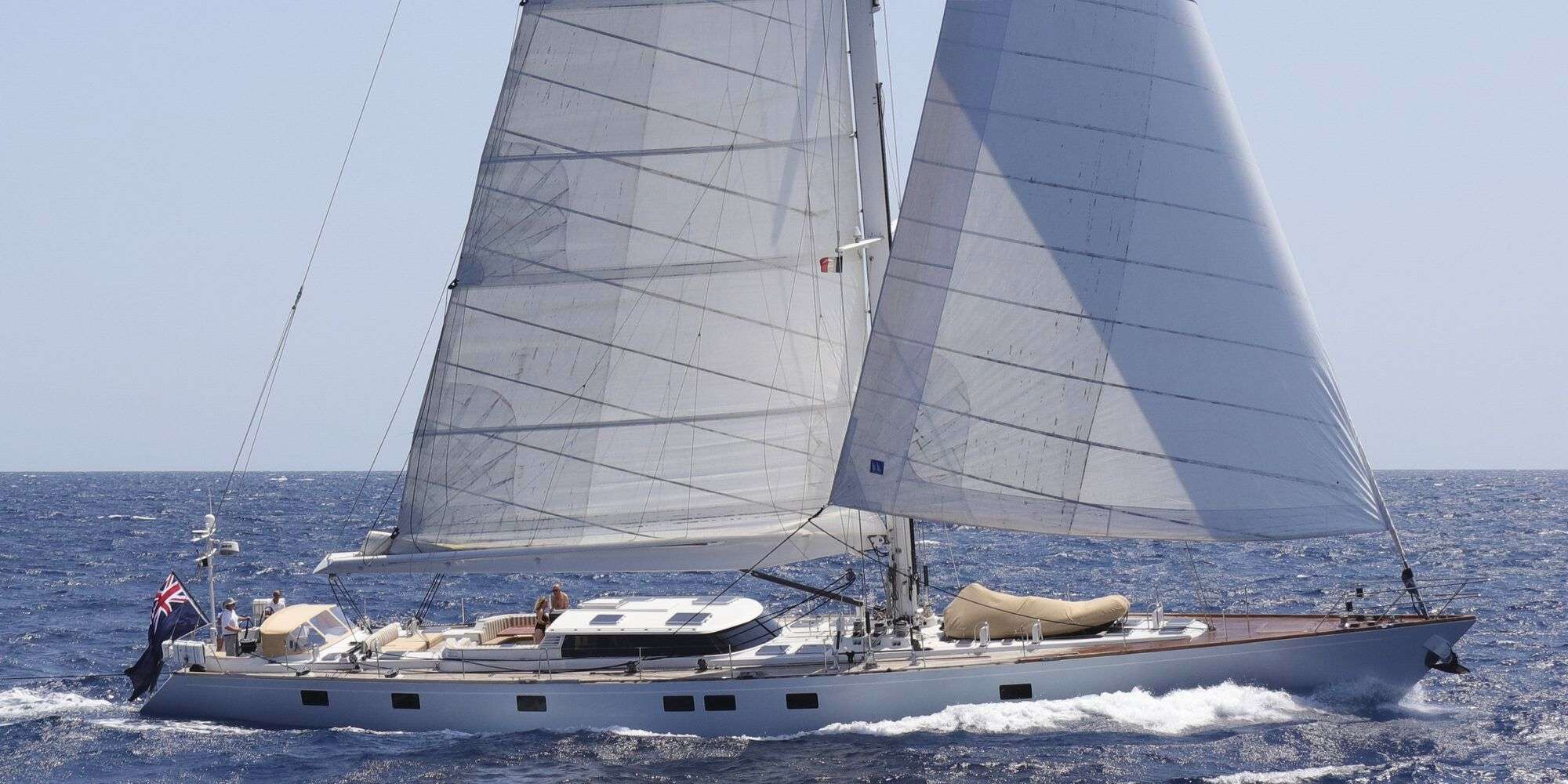 YQUEM, un Sailing Monohull de 104 pies, disponible para charter de lujo con tripulación