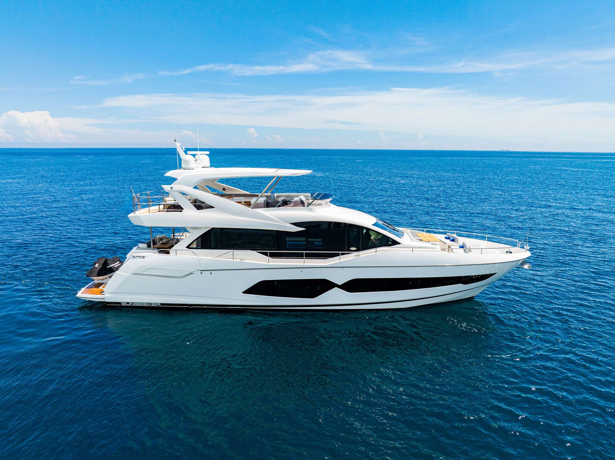 SEAWALKER, un Motor Yacht de 76 pies, disponible para charter de lujo con tripulación