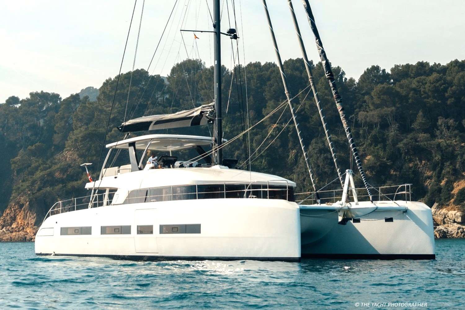 REVA NUI, un Sailing Catamaran de 78 pies, disponible para charter de lujo con tripulación