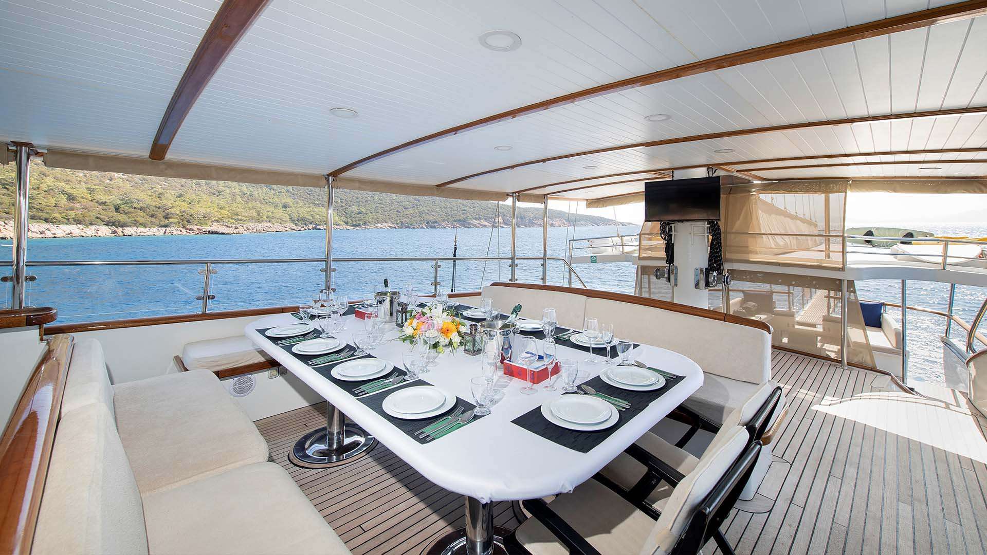 Yacht - 12