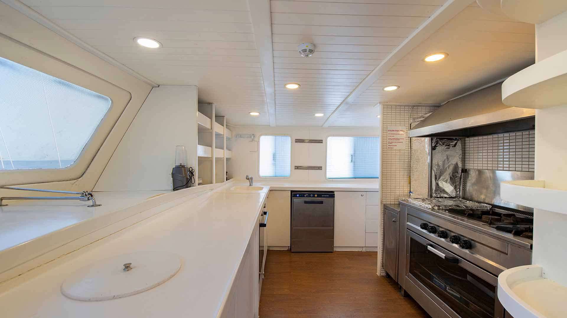 Yacht - 17