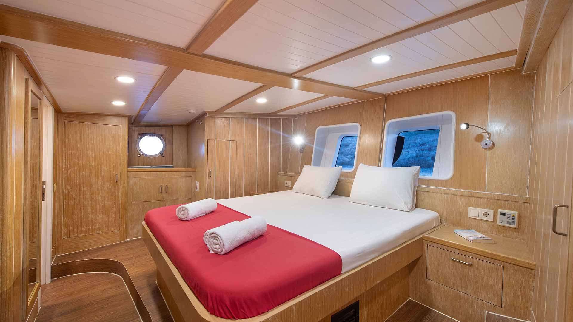 Yacht - 18