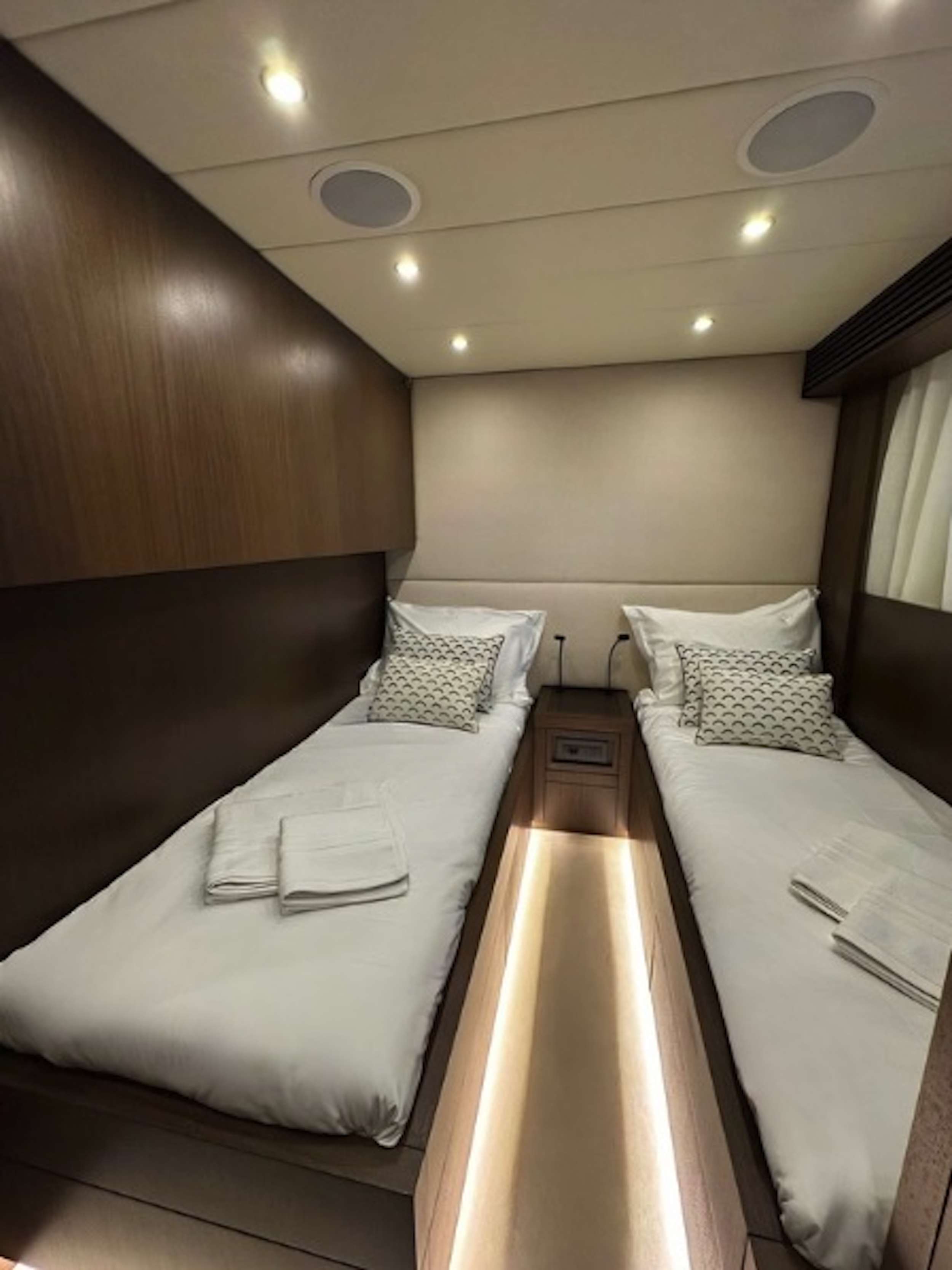 Yacht - 8
