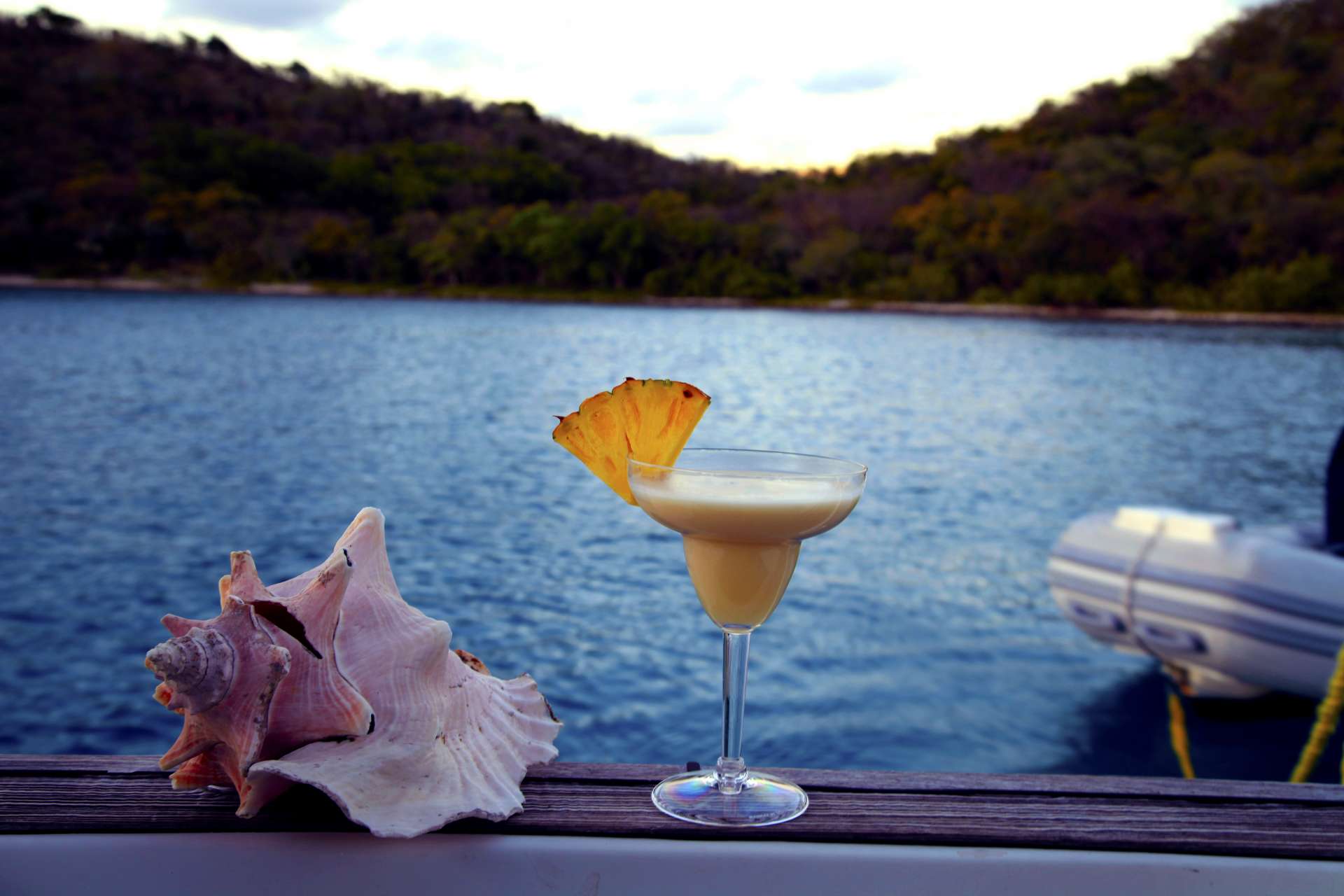 SAYANG Yacht Charter - Happy Hour!