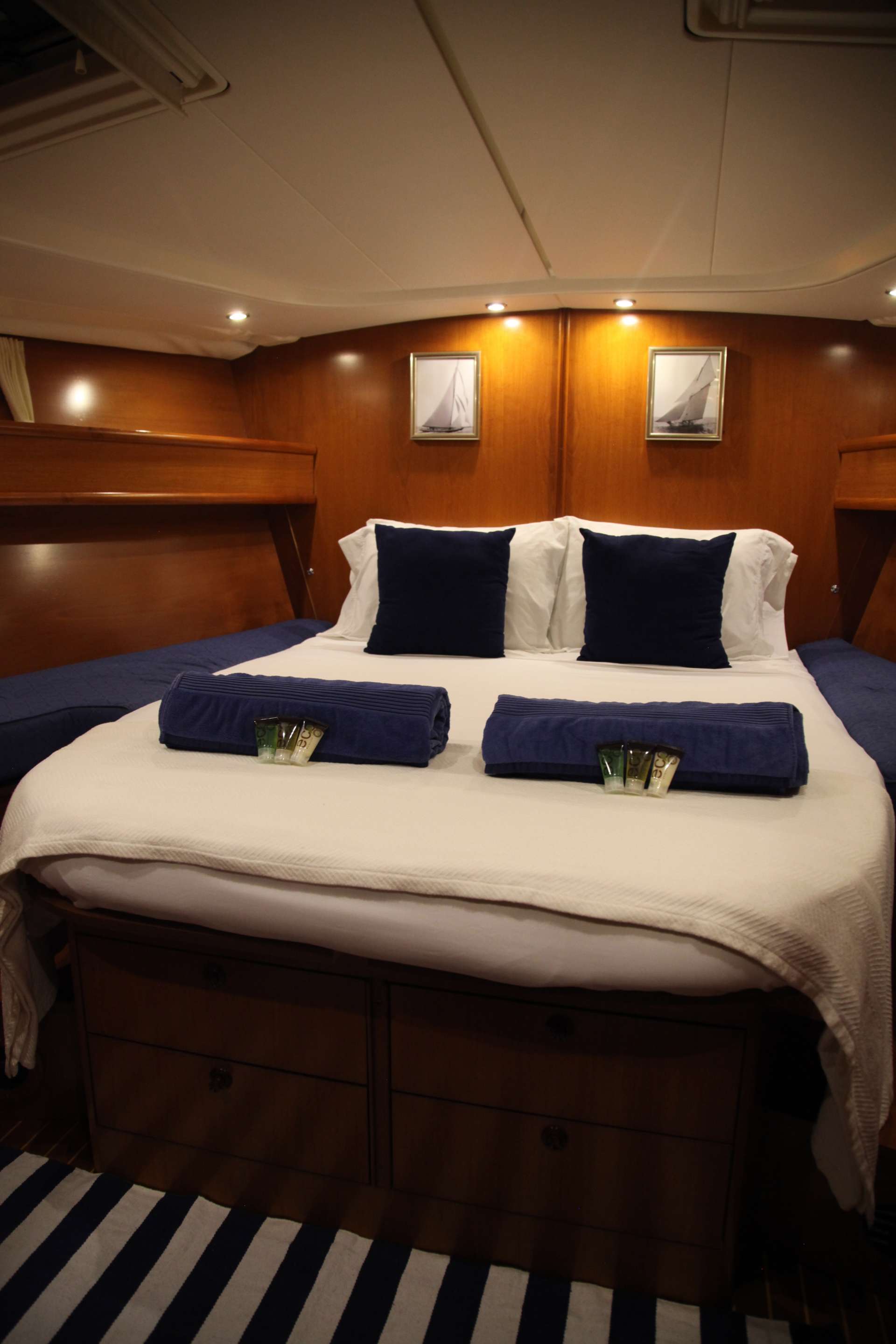 SAYANG Yacht Charter - Master cabin set up as an oversized queen