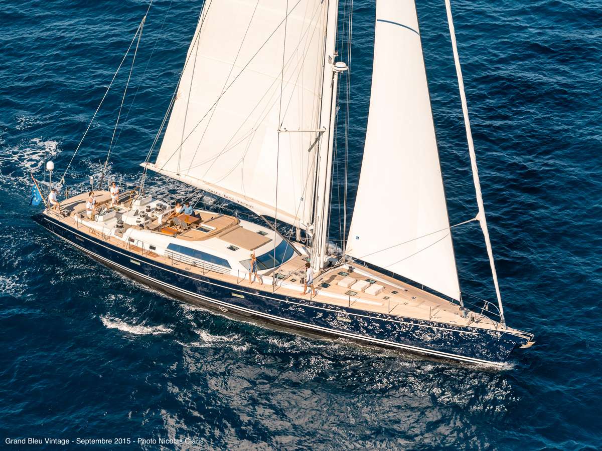 Undersail