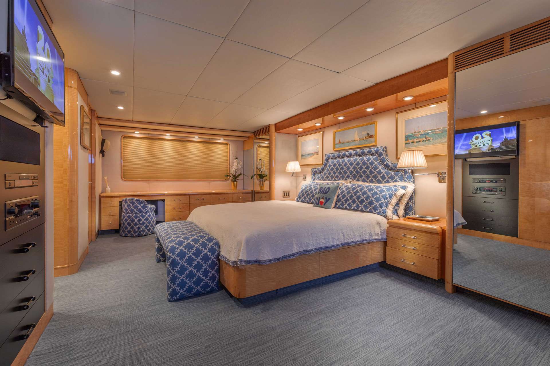 RENA Yacht Charter - Master Stateroom