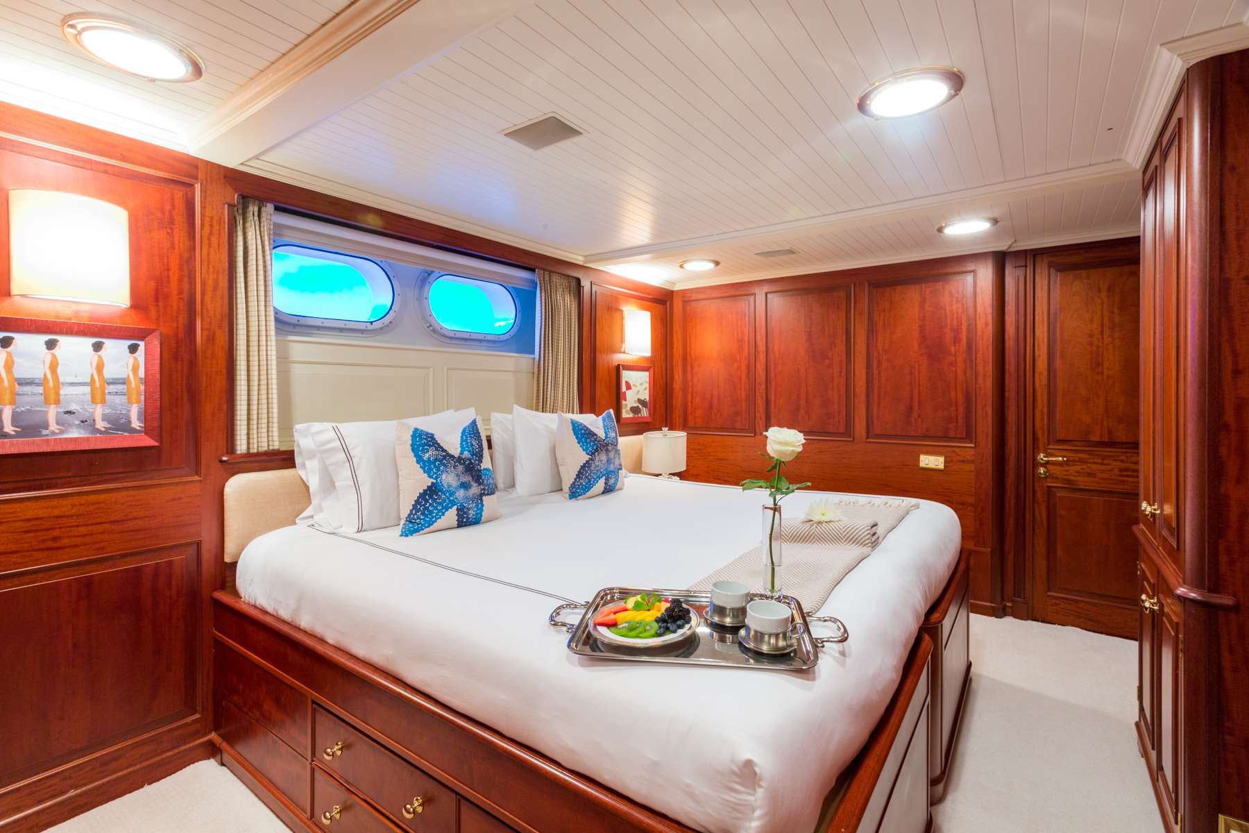 LADY J Yacht Charter - King-to-Twin Stateroom