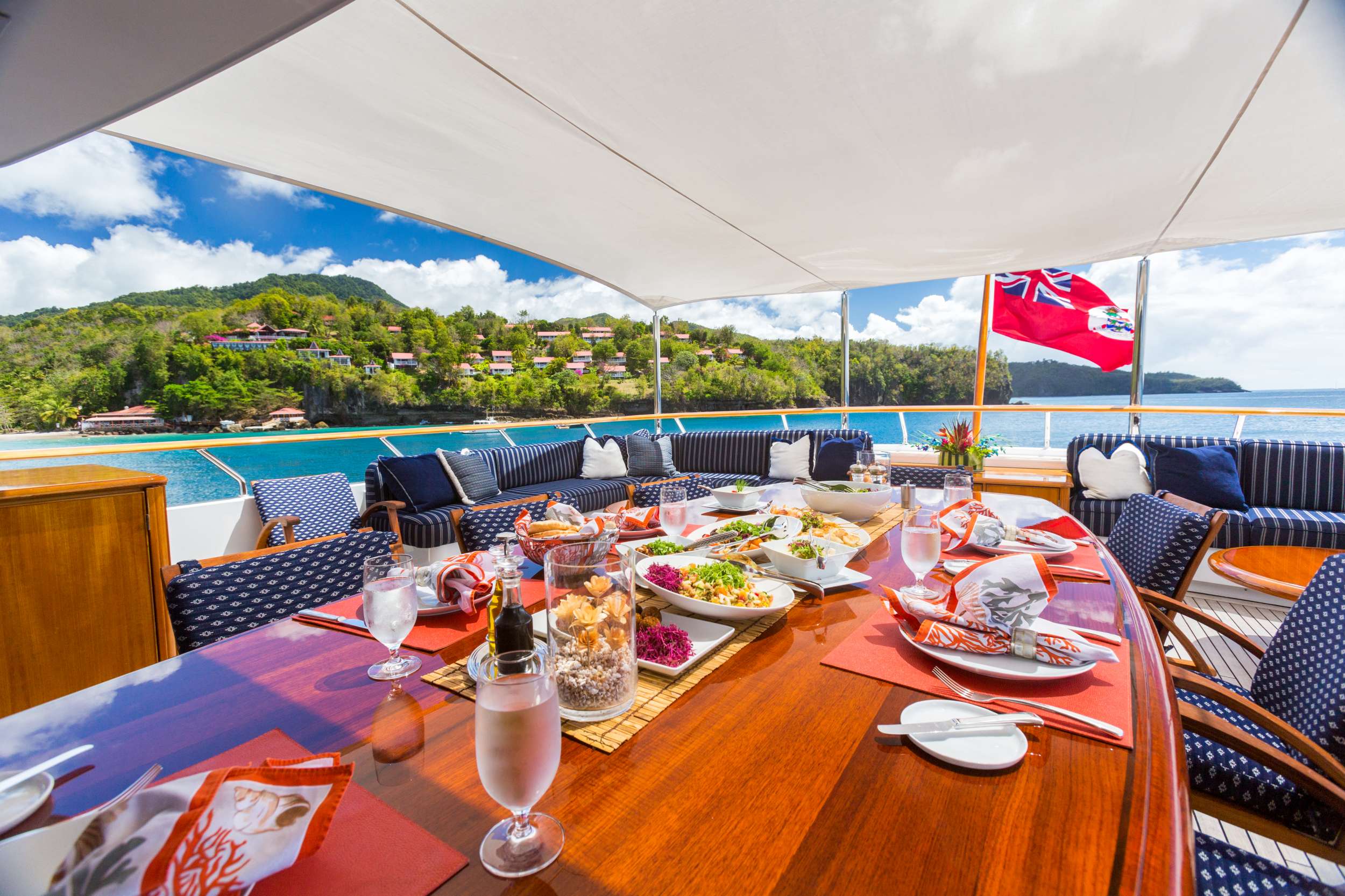 LADY J Yacht Charter - Bridge Deck Dining