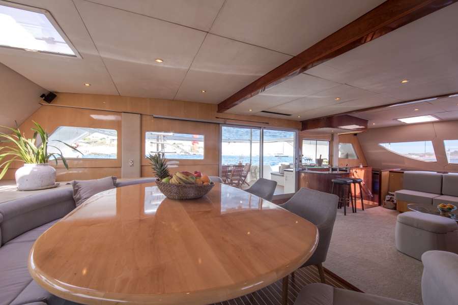 KINGS RANSOM Yacht Charter - Saloon dining area