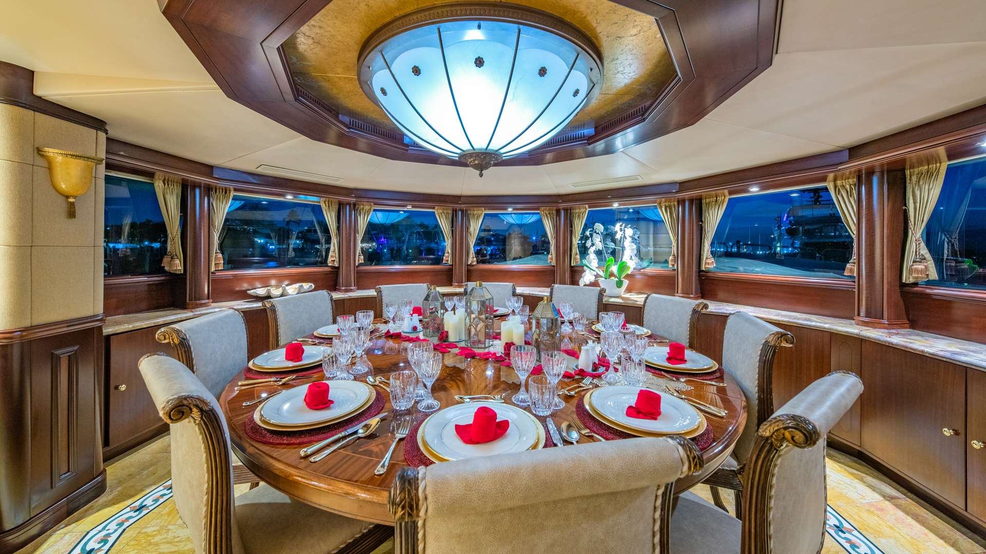 STARSHIP Yacht Charter - Formal Dining