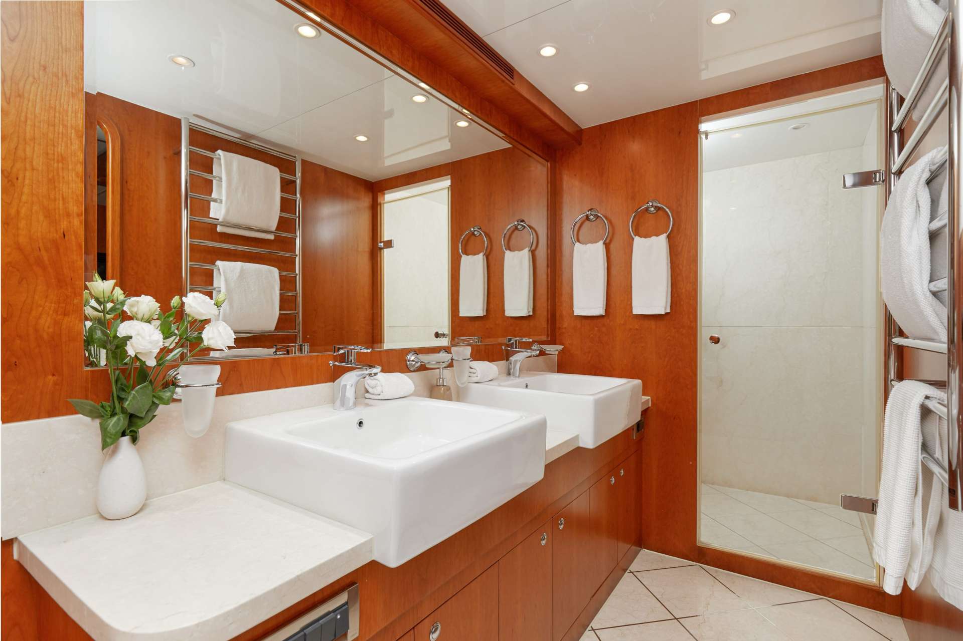 ANNABEL II Yacht Charter - Master Bathroom