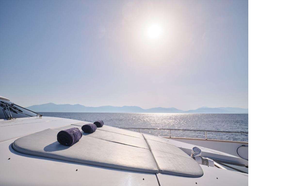 IRENE'S Yacht Charter - Sun beds