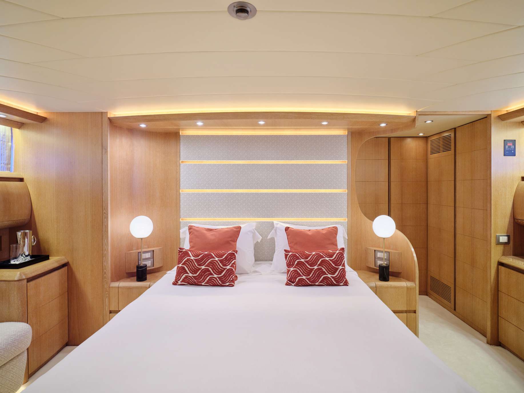 IRENE'S Yacht Charter - Master Stateroom