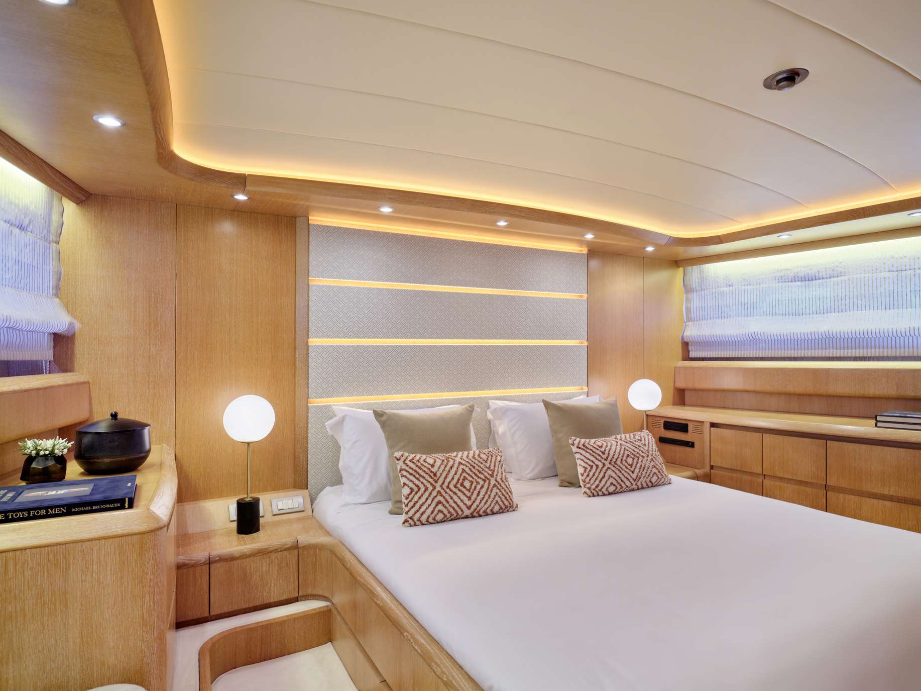 IRENE'S Yacht Charter - VIP stateroom