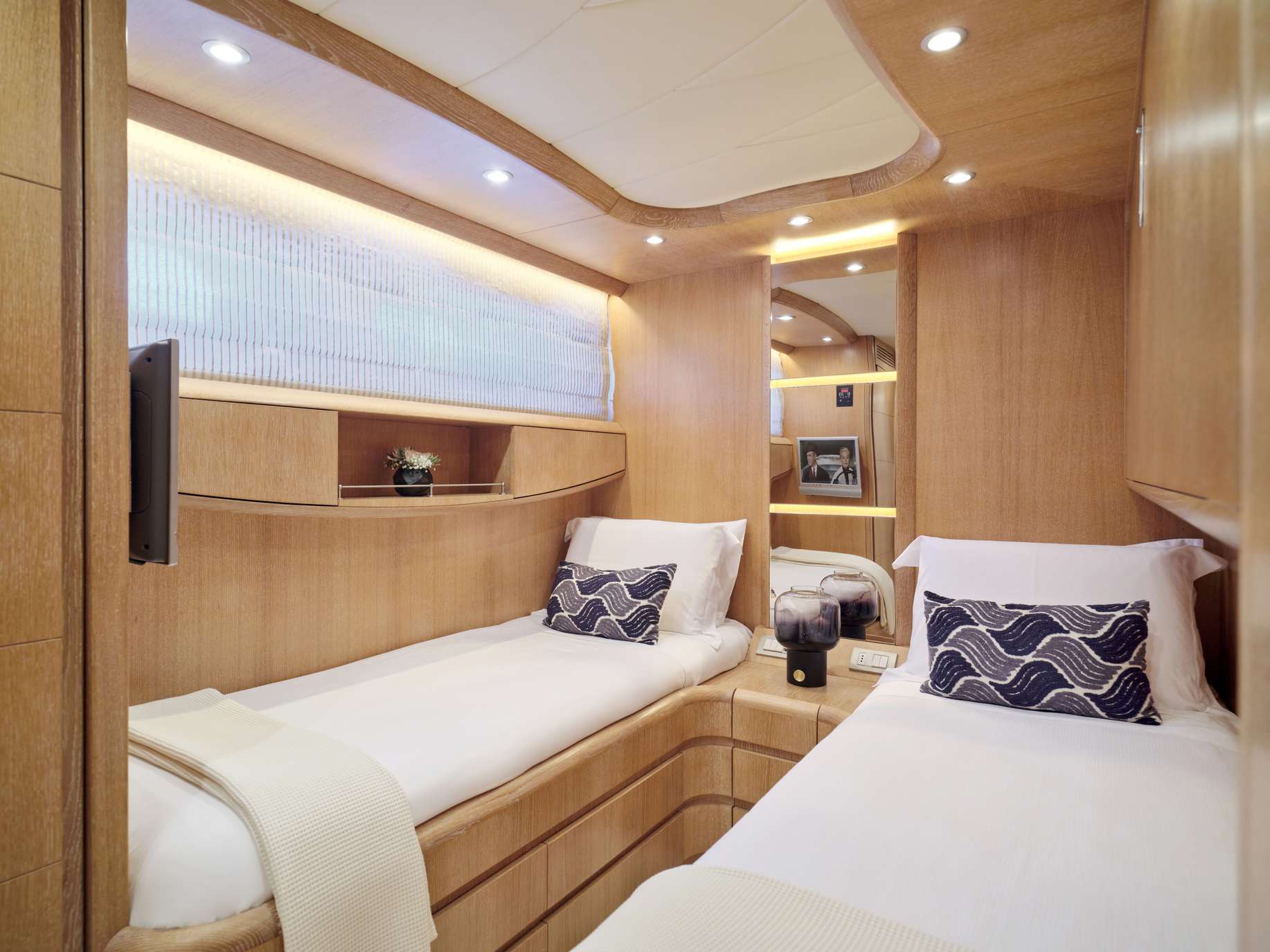 IRENE'S Yacht Charter - Twin Cabin