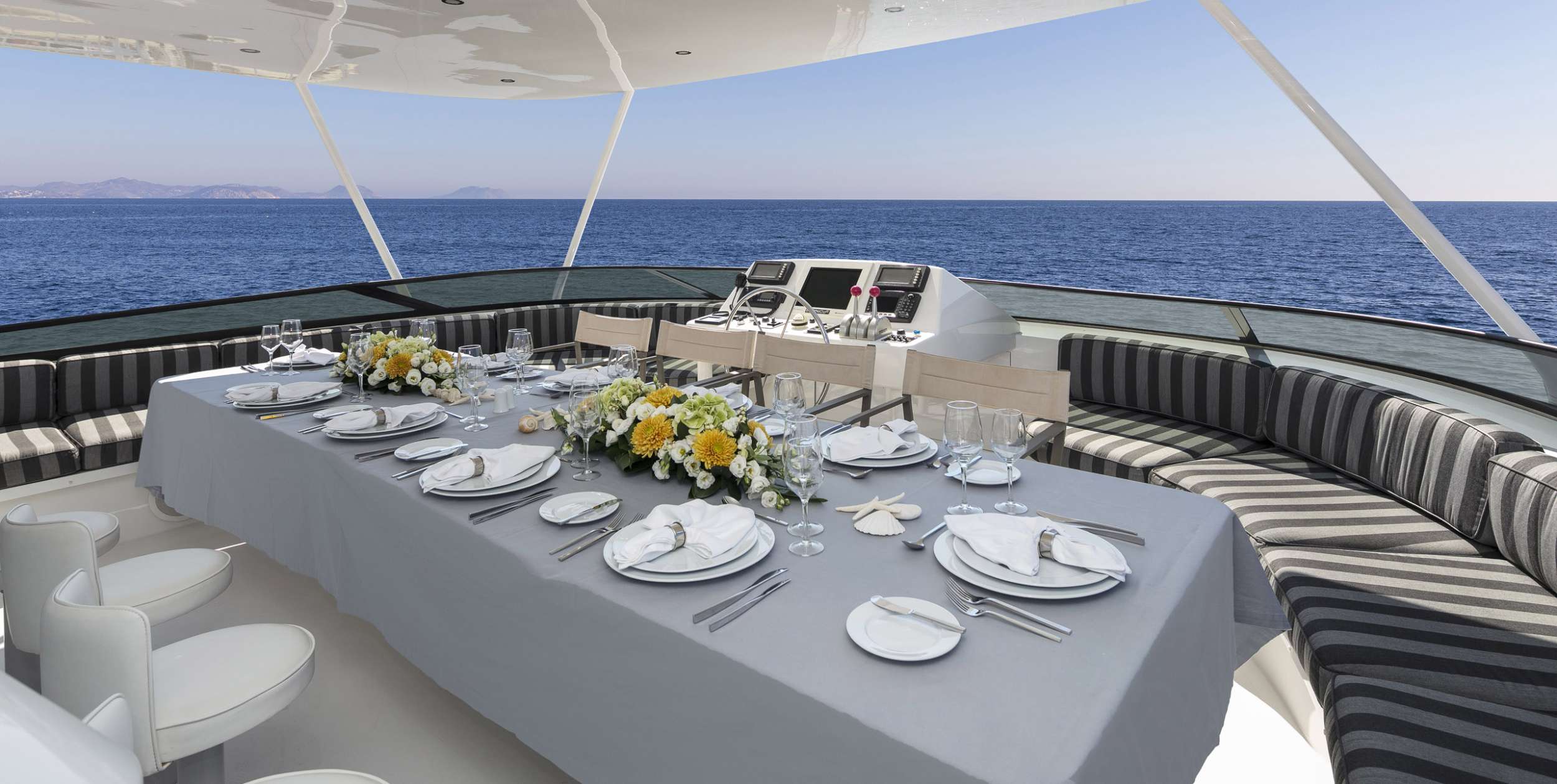 ENDLESS SUMMER Yacht Charter - Dining area