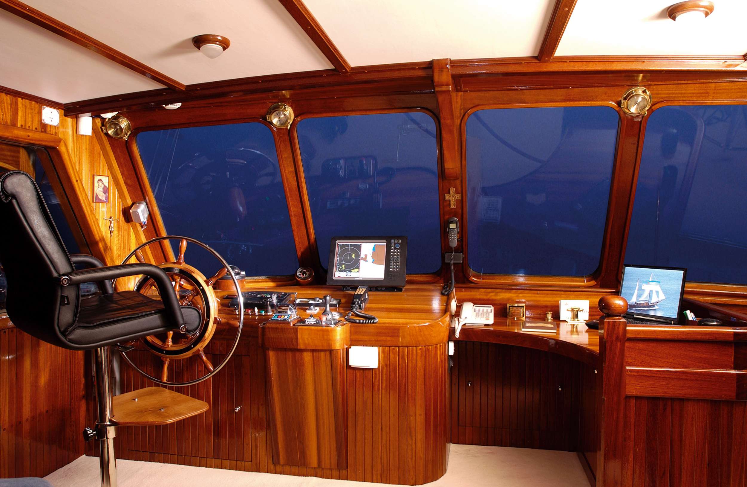 LIANA H Yacht Charter - Wheelhouse